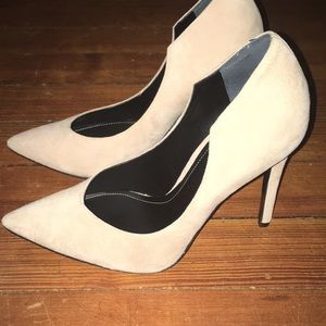 Kendall & Kylie new Abi beige suede heels